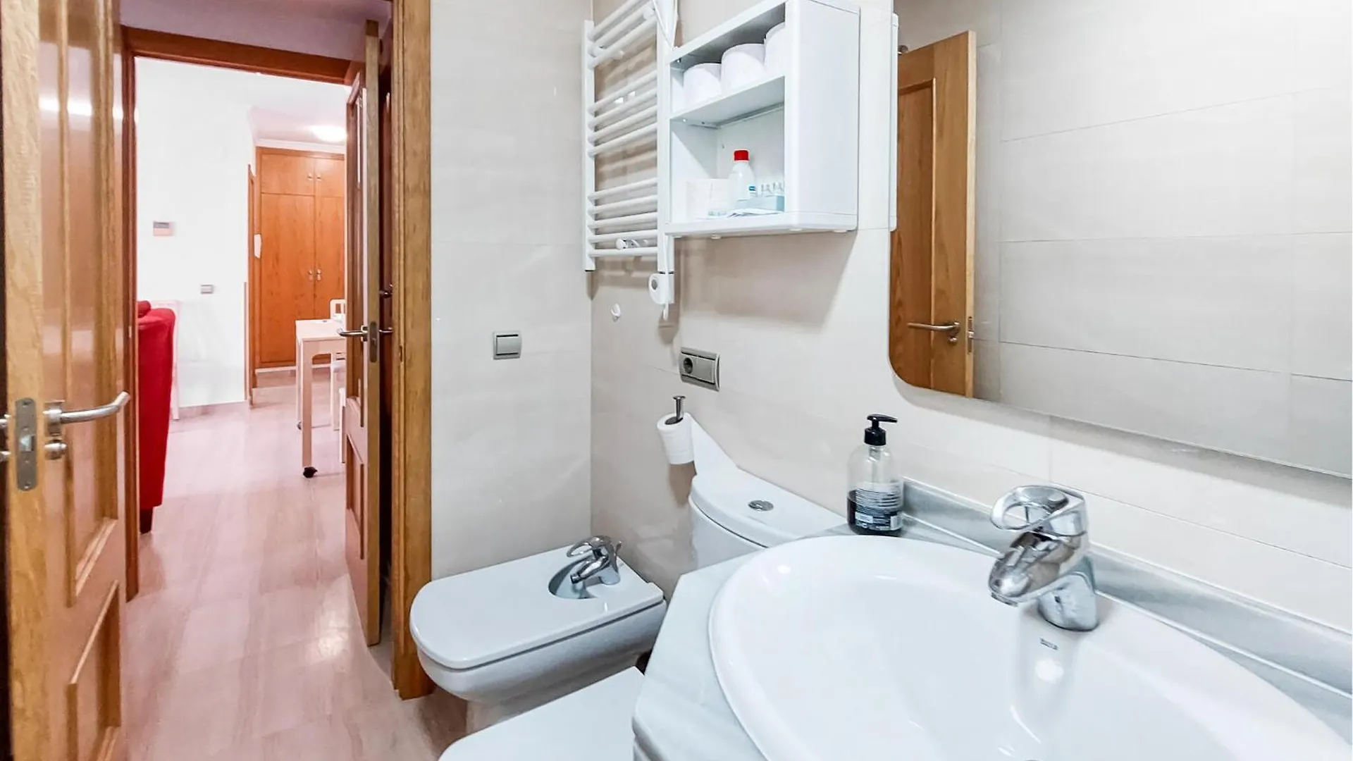 Stunning Apartment In Cadiz With Wifi