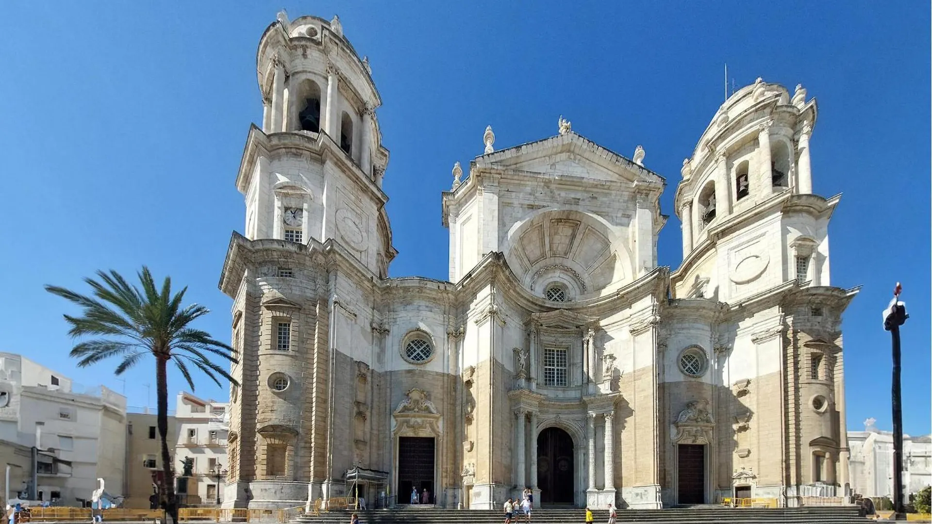 Stunning Apartment In Cadiz With Wifi