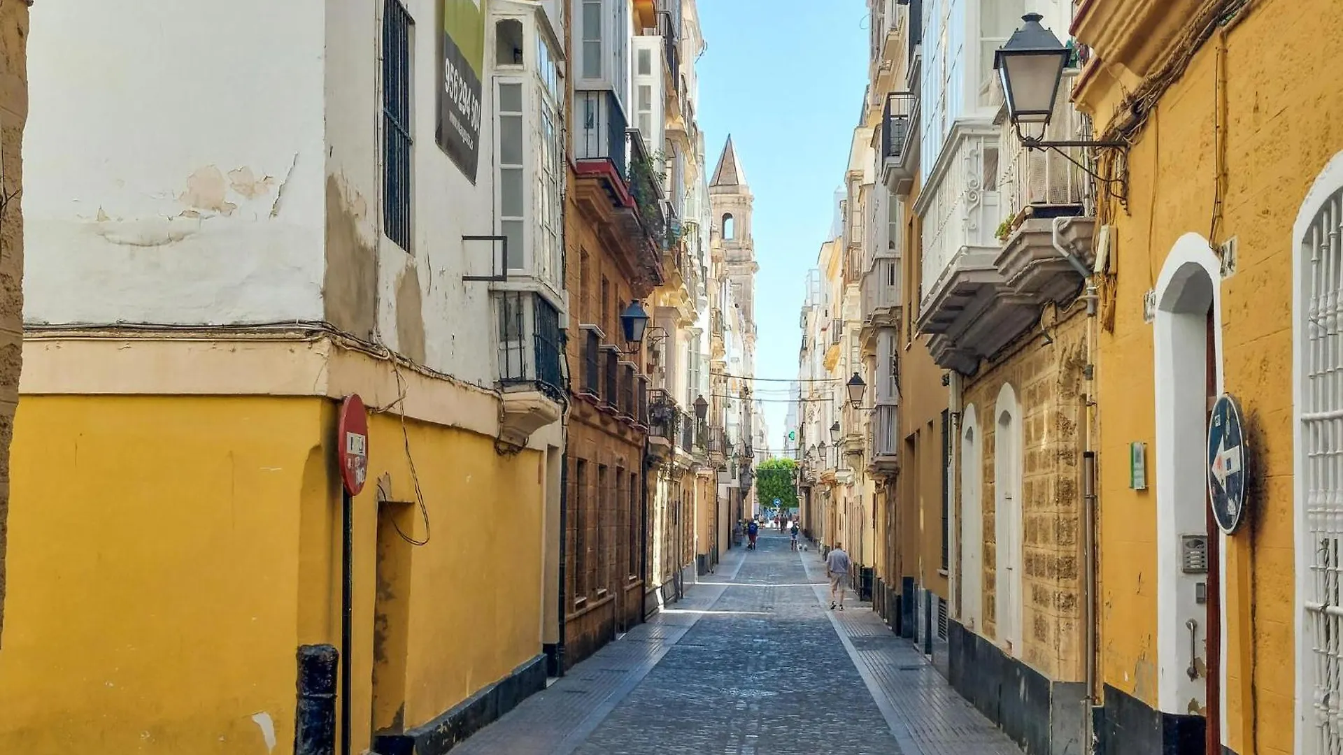 Stunning Apartment In Cadiz With Wifi