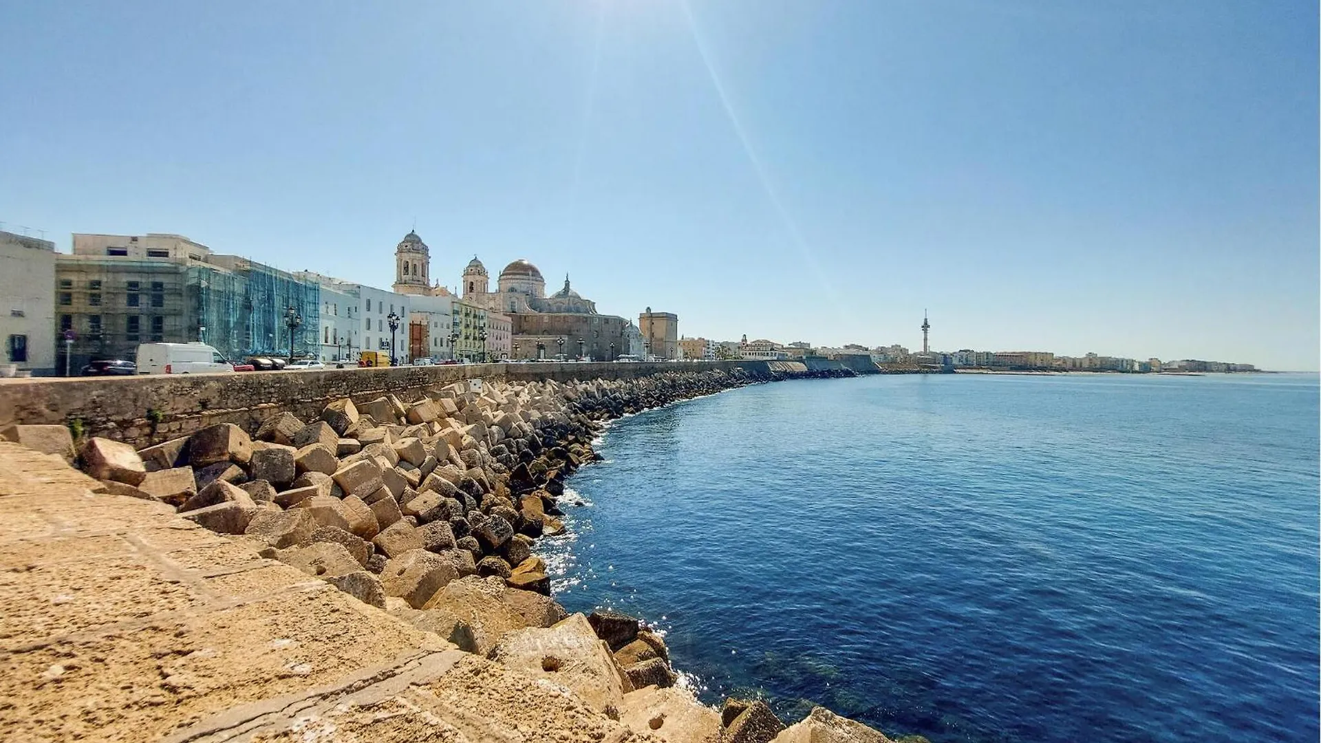 Stunning Apartment In Cadiz With Wifi