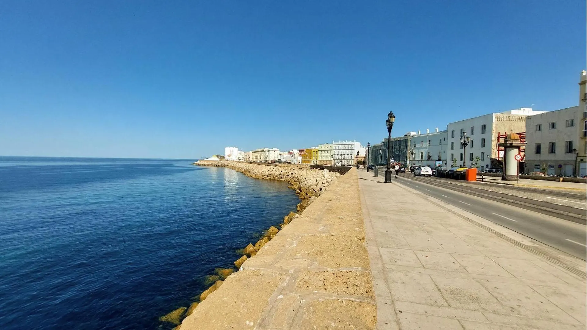 Stunning Apartment In Cadiz With Wifi