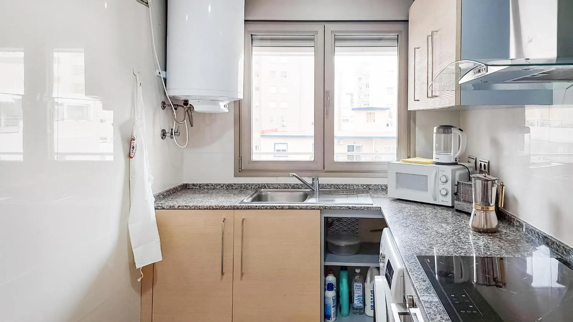 Stunning Apartment In Cadiz With Wifi